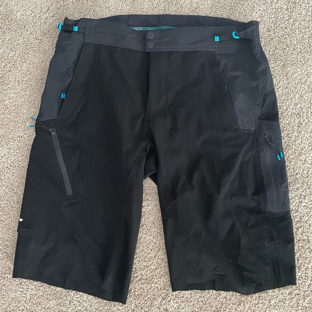 Yeti Enduro Shorts Black Mens